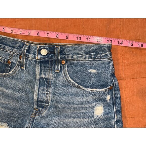 Levis Blue Distressed High-Waisted Denim With Raw Hem Women's Shorts Size 26 - Picture 5 of 8